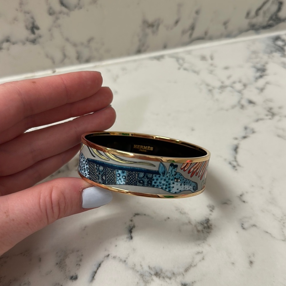 Hermes bracket